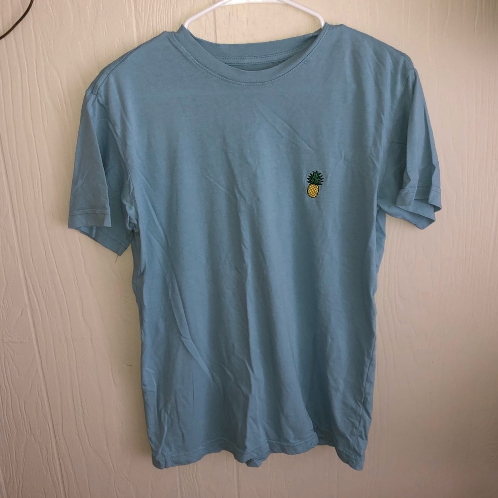 blue pineapple shirt men’s size small